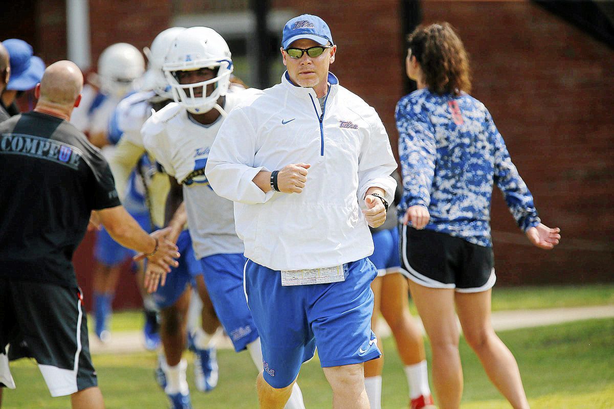 COACH MONTGOMERY